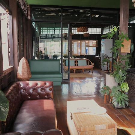Non House Bangkok บ้านนอนโฮสเทล Екстер'єр фото