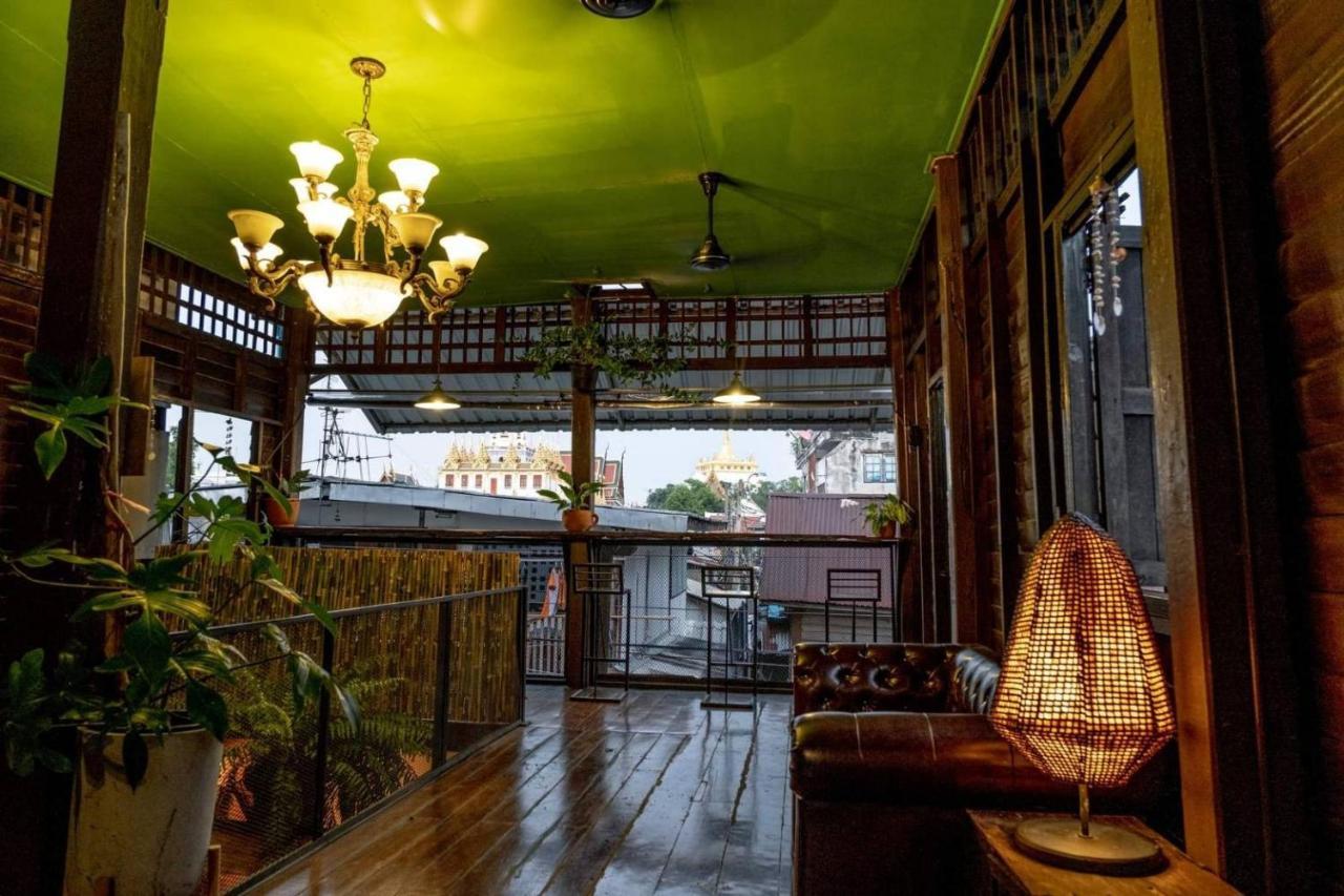 Non House Bangkok บ้านนอนโฮสเทล Екстер'єр фото