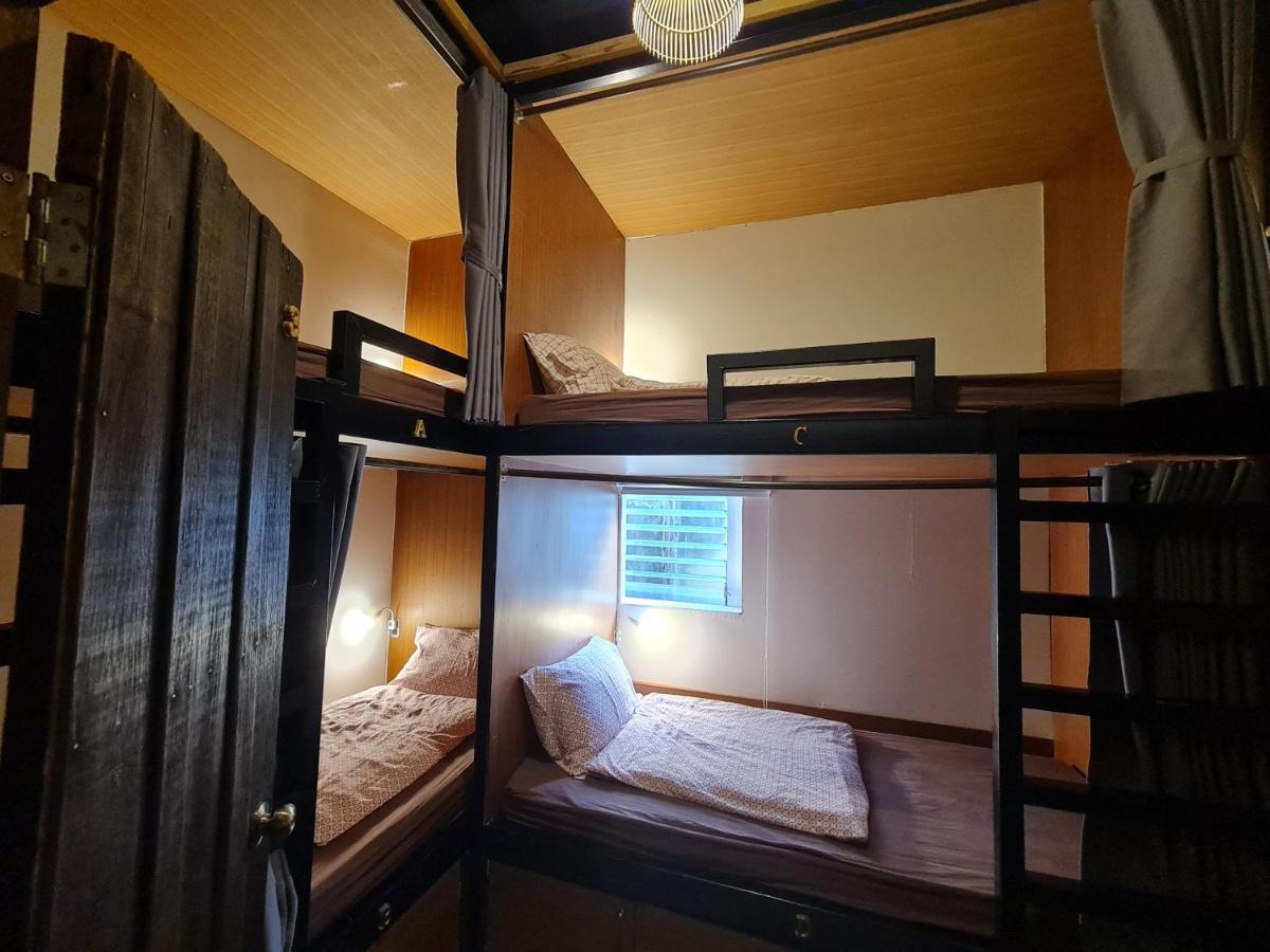 Non House Bangkok บ้านนอนโฮสเทล Екстер'єр фото