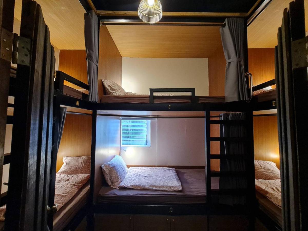 Non House Bangkok บ้านนอนโฮสเทล Екстер'єр фото